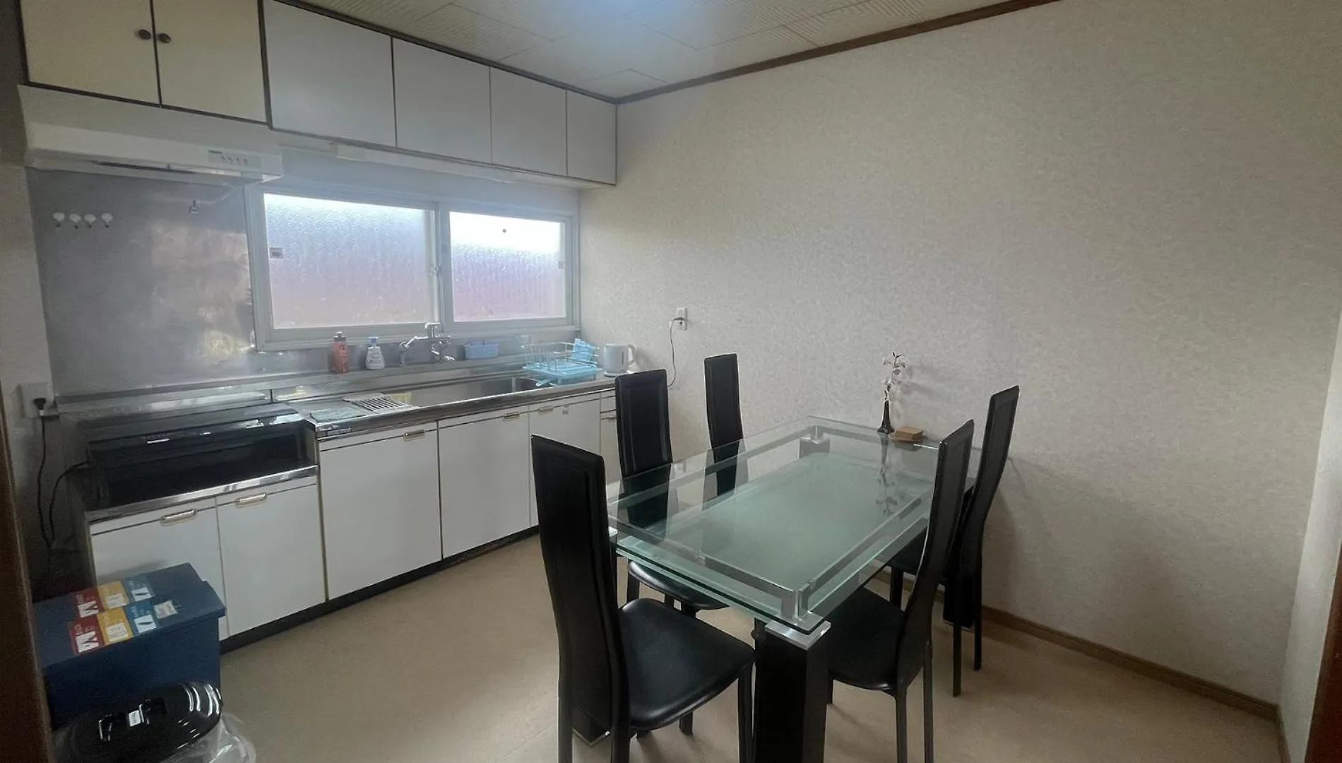 Furano House, 6 Bedrooms, Max 16Pp - Near Jr, Group Travel, Onsite Parking
